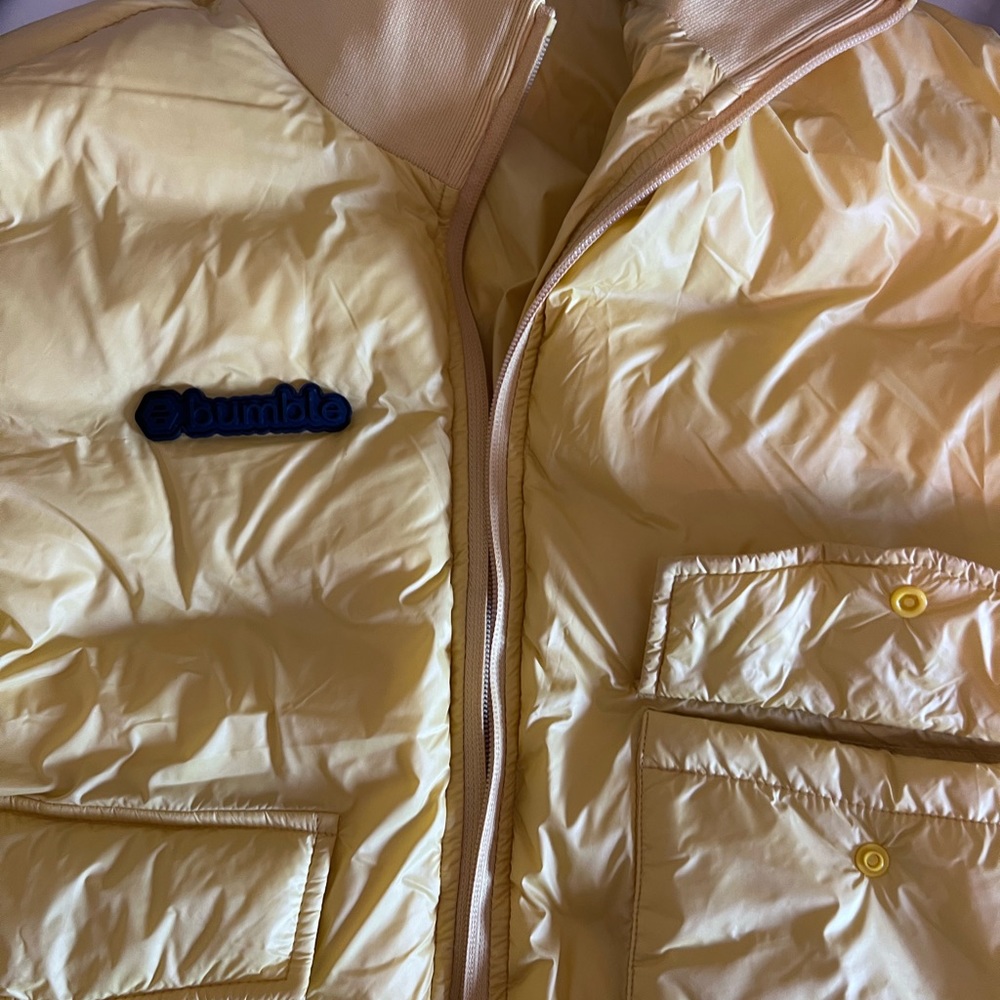 Bumble yellow cropped puffer jacket!